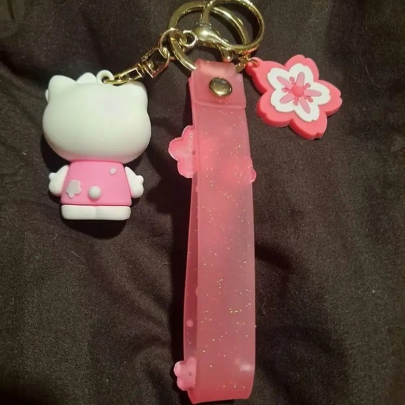 Hello Kitty Keychain - Picture 5 of 7
